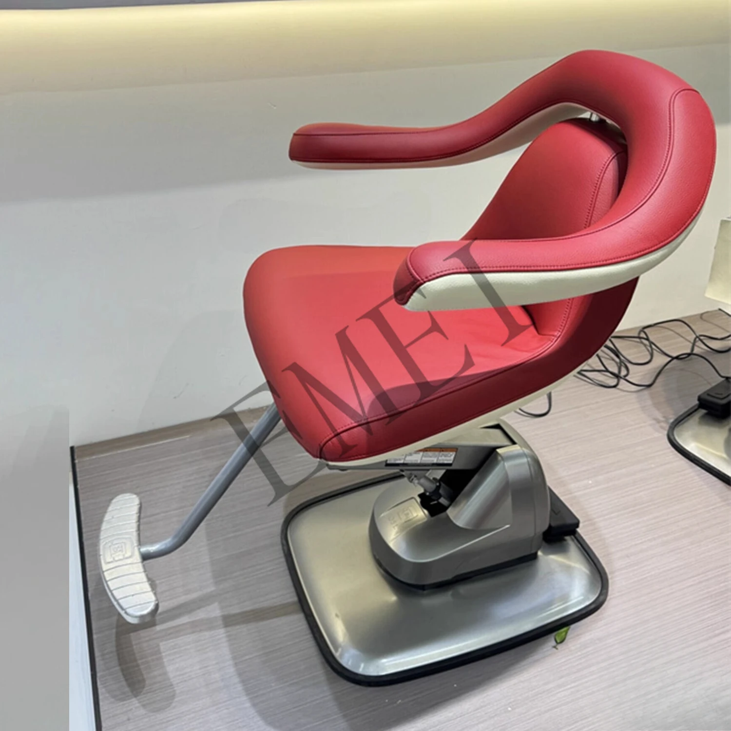 كرسي حلاقة كهربائي جديد لصالون الشعر