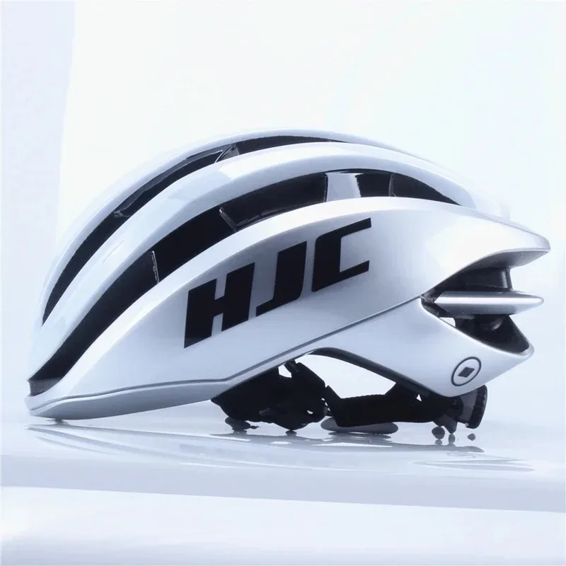 New Cycling Helmet Men Women Lightweight Integrated Molding Helmet Outdoors Road Mountain Sport Cap Bike Accessories
