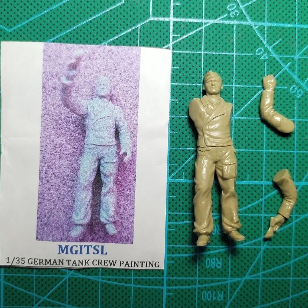 

Фигурка модели из смолы 1/35, немецкий солдат, комплект в разобранном и неокрашенном виде