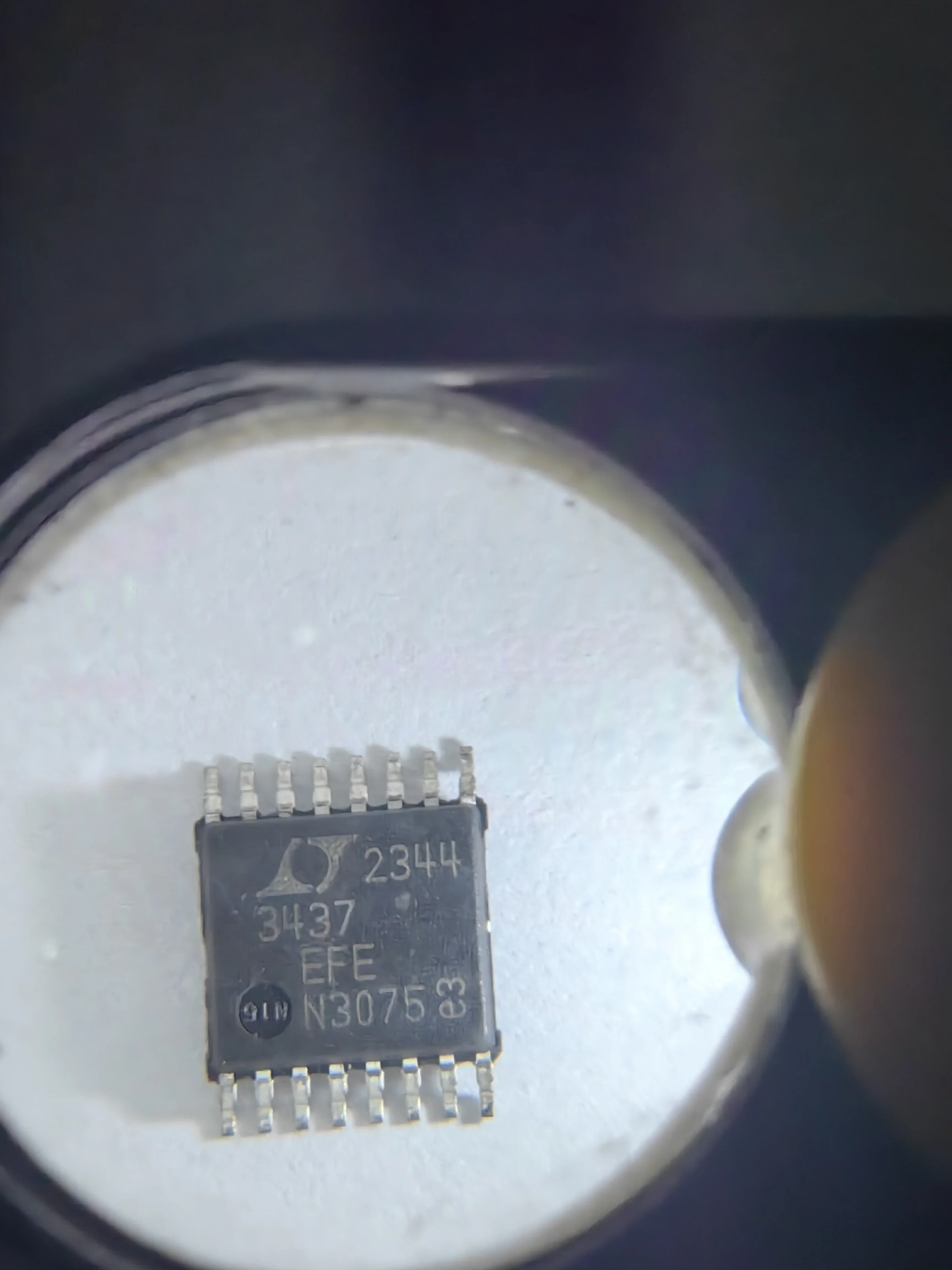 LT3437 LT3437EFE LT3437IFE - High Voltage 500mA, 200kHz Step-Down Switching Regulator with 100µA Quiescent Current