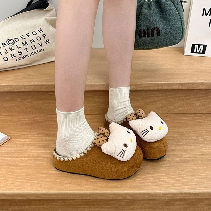 Simpatiche pantofole in cotone con puntale Hello Kitty, pantofole con suola spessa con personaggi dei cartoni animati, scarpe calde creative kawaii, regali per le vacanze