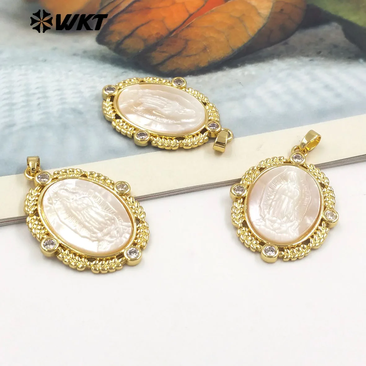 

WT-JP369 2024 Hot Selling Style Virgin Mary Zircon Inlaid Pendant Fashion Retro Personalized Wholesale
