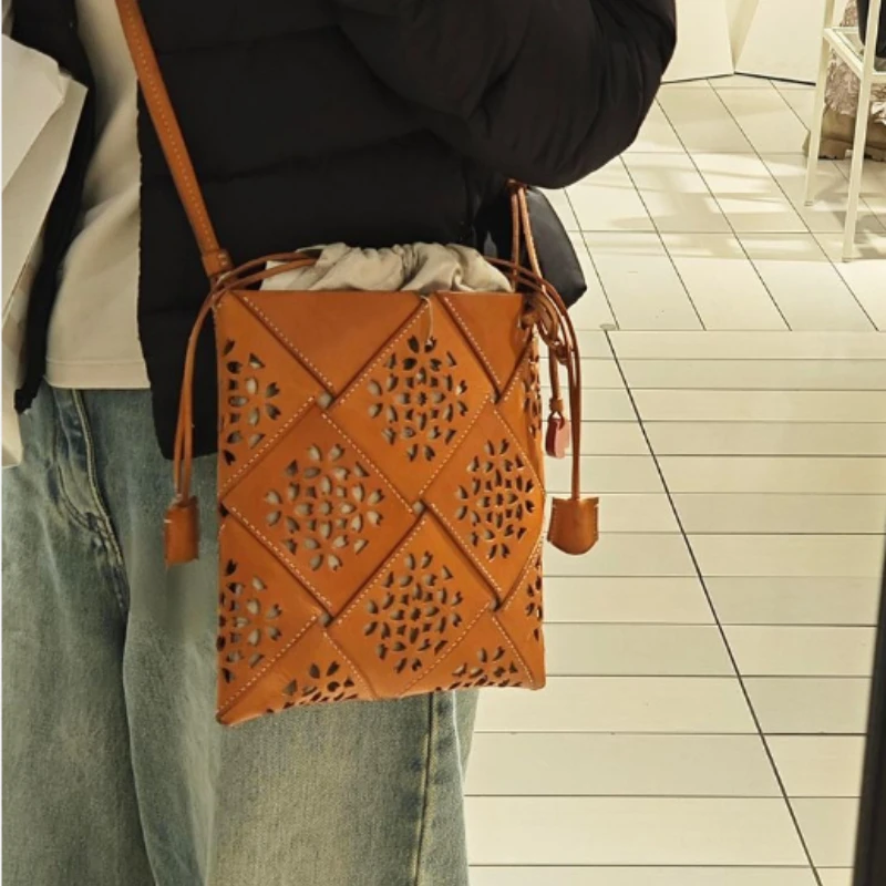 Brown Hollow Window Grilles Tote Bag Women's 2026 New Light Luxury Pack Niche High-value Shoulder Package Summer Messenger Bags