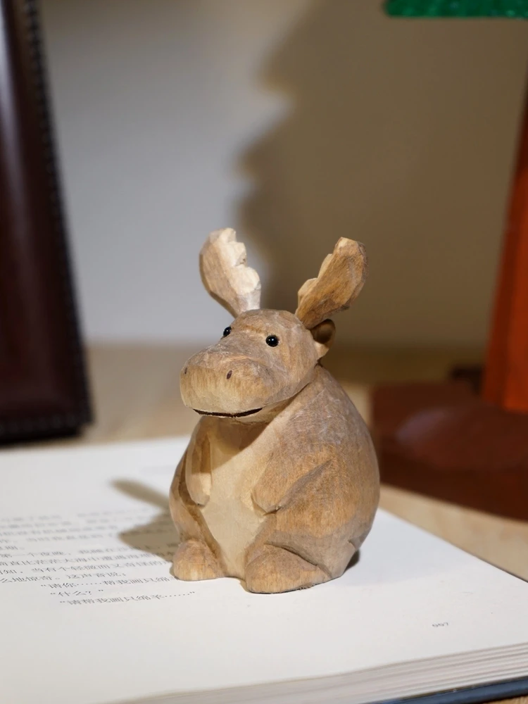 Nordic Hand‑Carved Chubby Wood Moose Figurine Cute Animal Statue Desktop Ornament Home Table Decor Gift