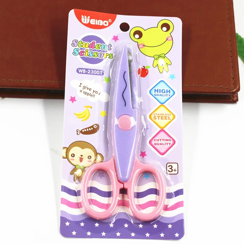 

1PCSChildren's scissors cute paper-cut lace scissors kindergarten students photo album plastic scissors color random