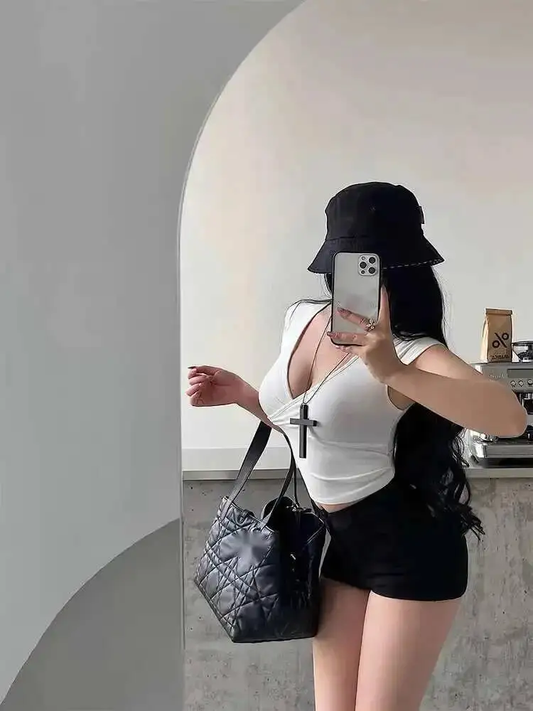 Pure Desire Spicy Girl Sexy Low Cut Kreuz V-ausschnitt Abnehmen Einfarbig Kurzarm T-shirt Top Frauen T-shirt Mode Frauen XWP8