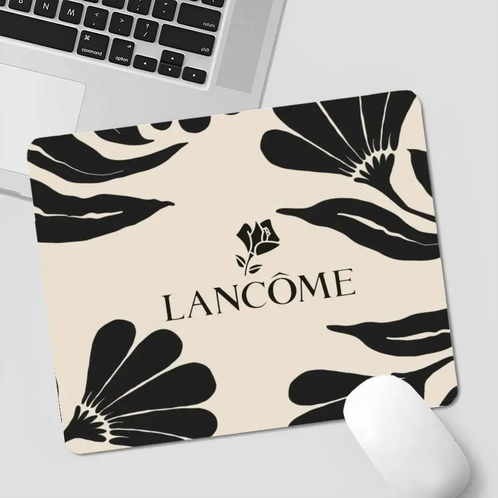 Fashion pattern L-L-LancomeS 20x25cm Speed Version Game Computer Keyboard Office Table Mat Cheapest Cup Mats Desktop Mat