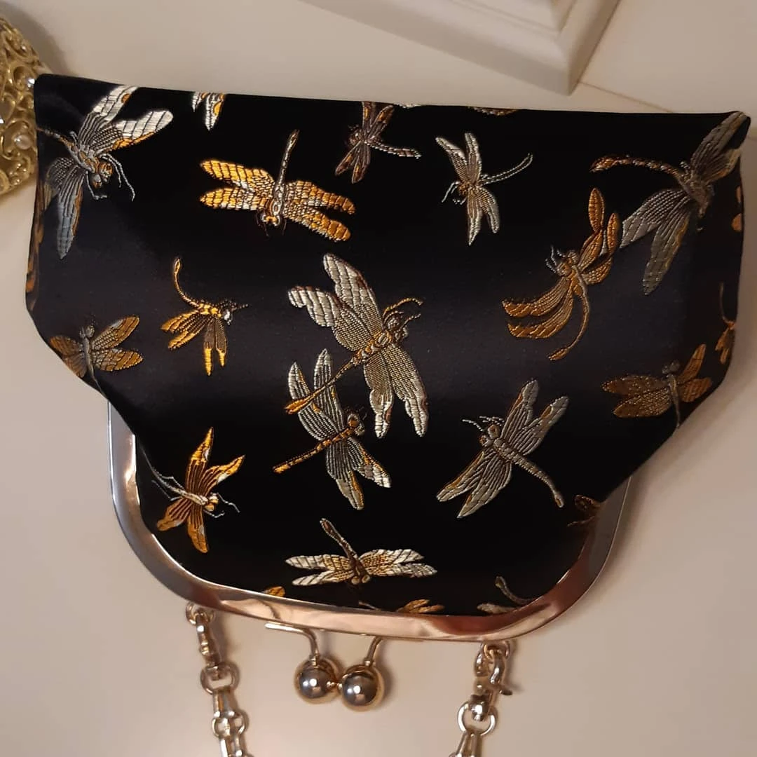 Lost in Vintage Dragonfly Feathers Coin Bag Design Brocade Fabric BClutch Gold Kiss Lock Clasp with Tassel Pendant Wedding Bag