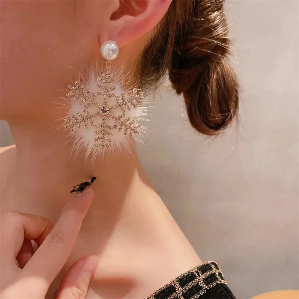2025 New Christmas Snowflake Plush Dangle Earrings for Women Girl Pearl Rhinestone Furry Holiday Jewelry Accessories Gift