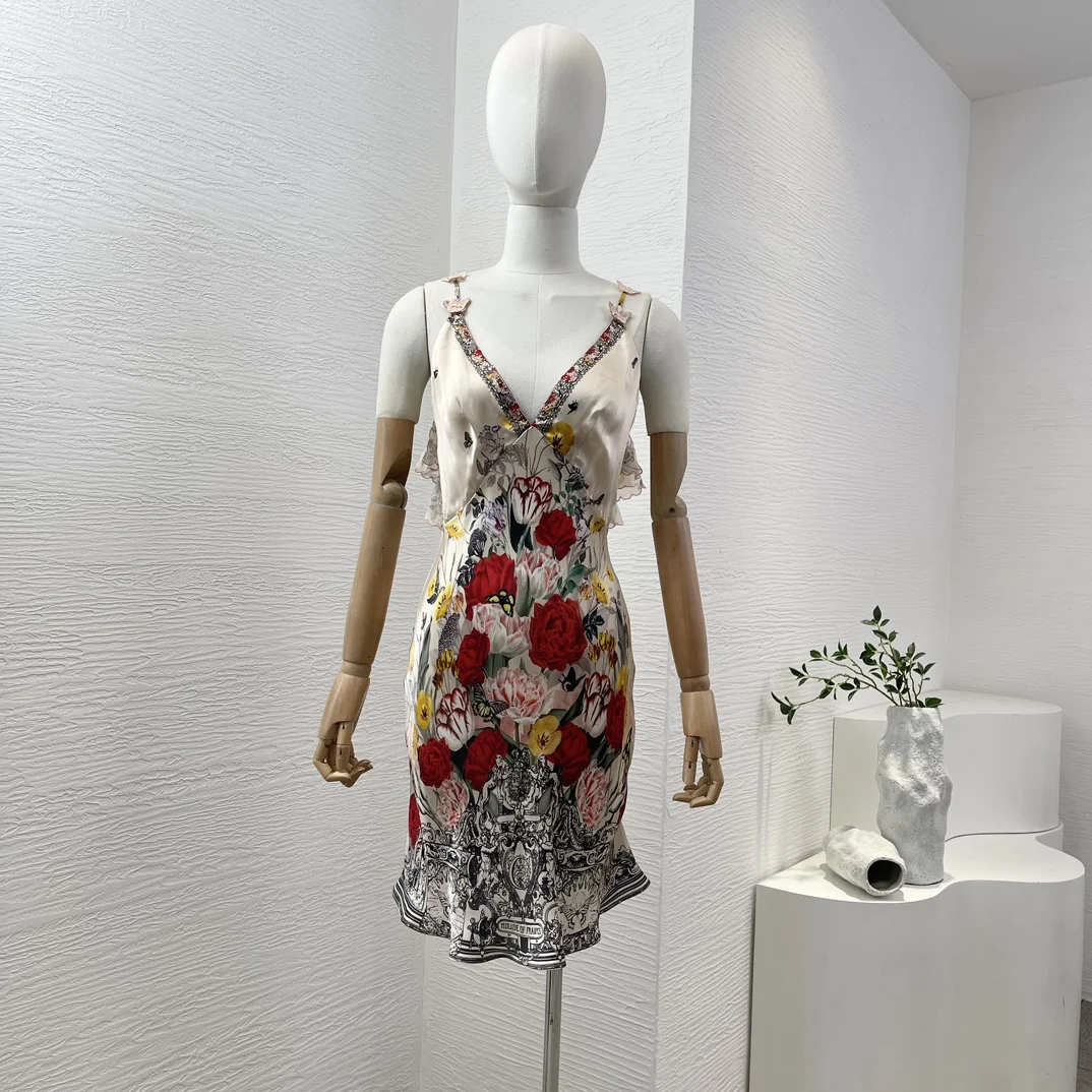 Hochwertiges Seiden weiß Rot Rose Blume Schmetterling Print ärmelloses tiefes V-Ausschnitt rücken freies Mini kleid