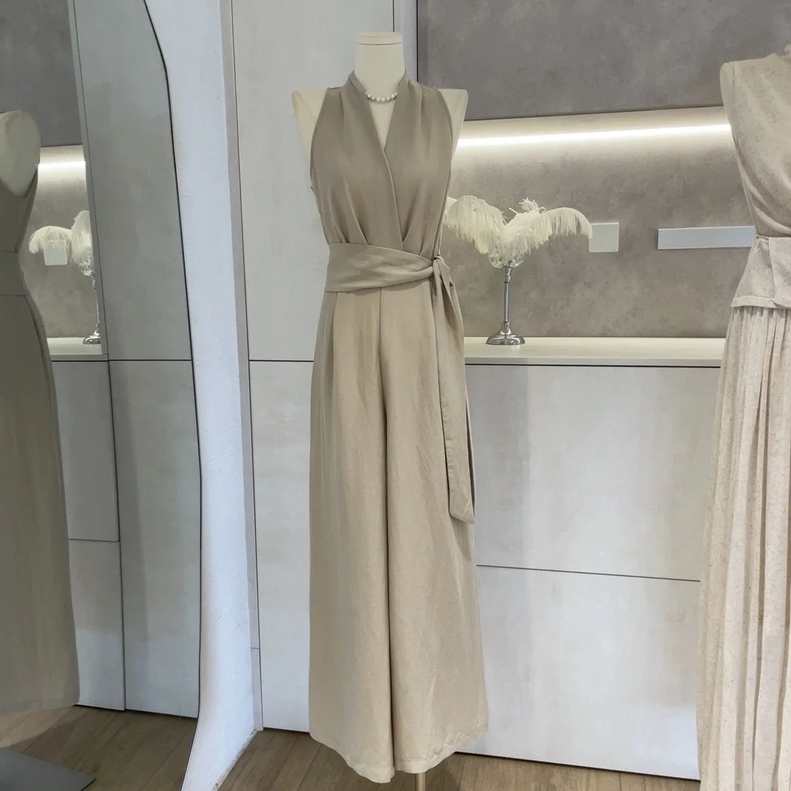 

Ele High-End Svel Vest Design Sense Belted Waist Slimming Casual Commute Jumpsuit Comfortable Long Pants High Waist