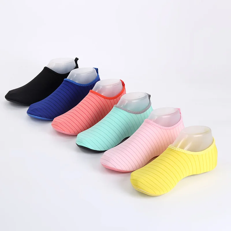 Water Sports Shoes Barefoot Shoes Quick-Dry Aqua Yoga Beach Socks Slip-On Unisex Non-Slip Sneaker Shoes Swimming Diving Socks