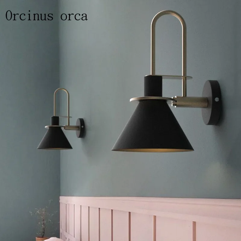 

Nordic personal creativity LED wall lamp living room stairs aisle bedroom bedside lamp modern simple color horn wall lamp