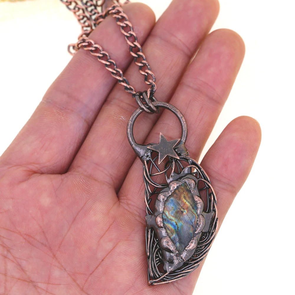 

Bohemia Irregular Flash Labradorite Stone Vintage Pendant With Antique Bronze Hoop Stone Necklace