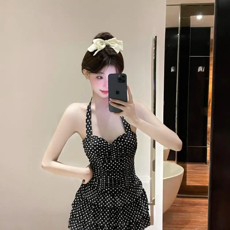 폴카 도트가 있는 한국 스타일 비키니 가슴 패드가 있는 새로운 수영복 리조트 온천에서 입기 좋은 여성용 달콤한 스타일의 수영복