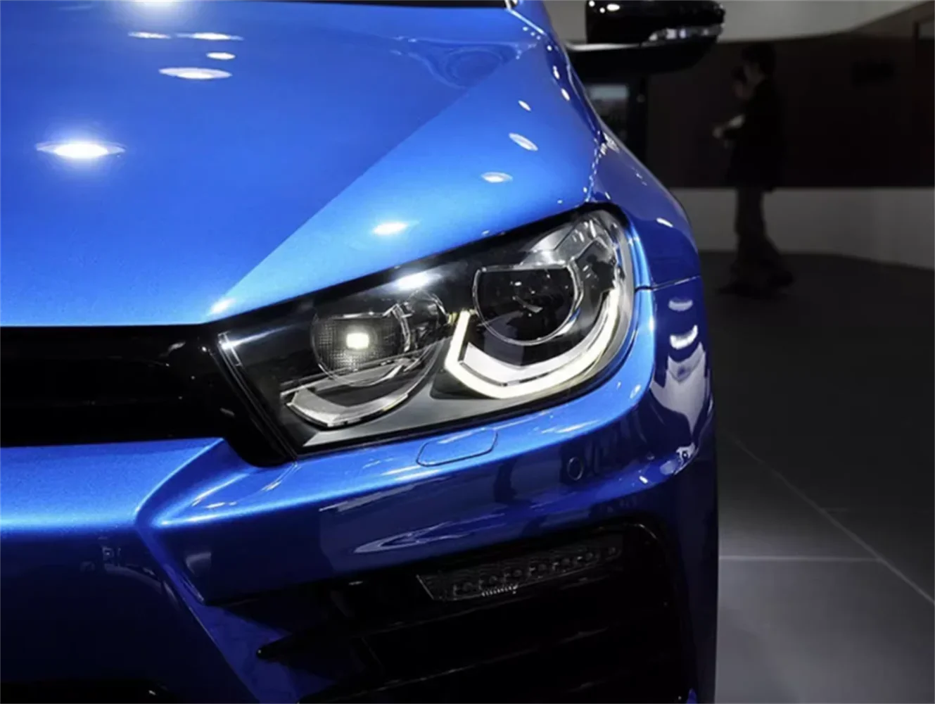 مصباح أمامي للسيارة نصف تجميع لـ 09-17 Volkswagen vw Scirocco DRL ضوء النهار الجري مصباح إشارة الانعطاف