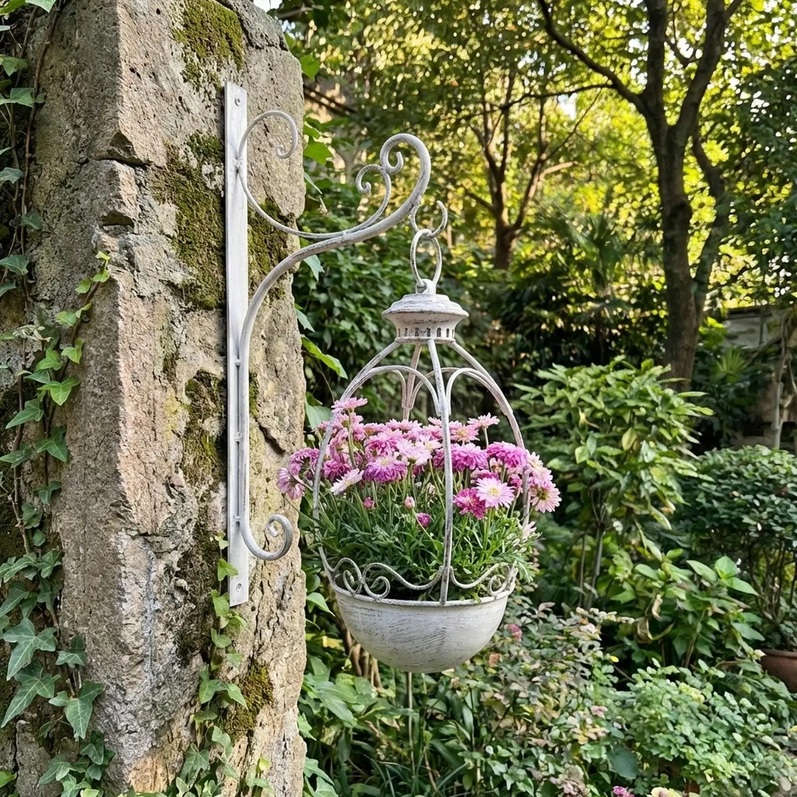 Antique Style Iron Planter Basket Hanging Flowerpot for Home Garden Wall Mounted Decorative Plant Pot Housewarming Decor