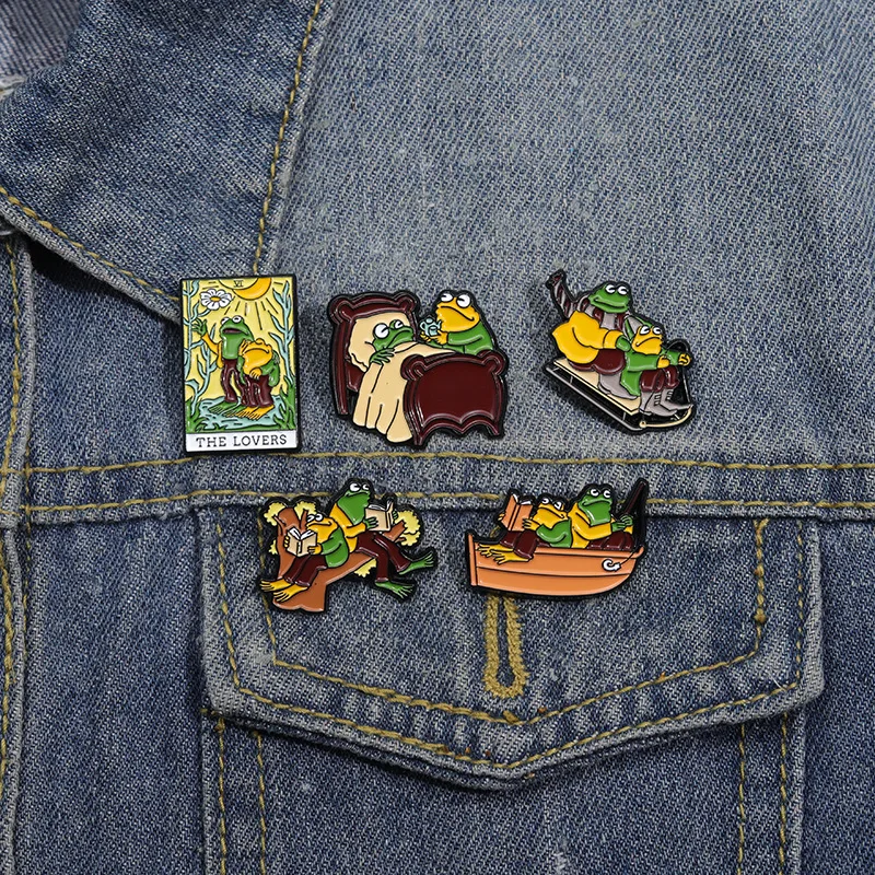 

Cute Frog Broochs Originality Cartoon Animal Series English Letters Badges Clothing Lapel Bags Pins Jewelry Accessories Gifts