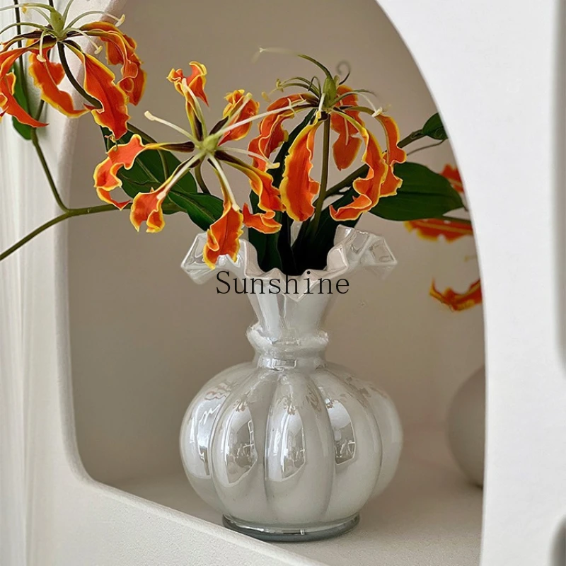 

High value French medieval vase ornament, high-end coffee table decoration