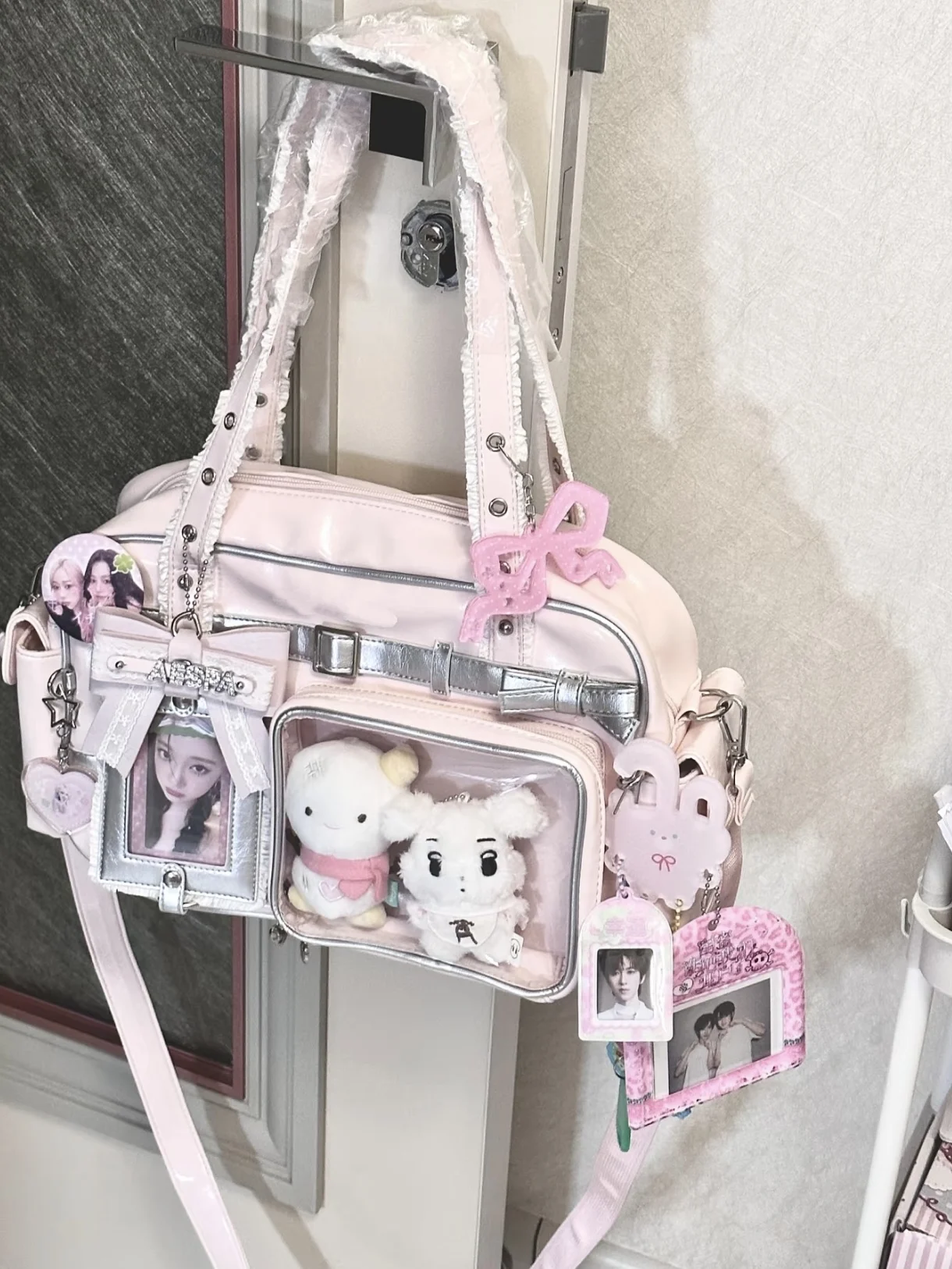 Bolso Bandolera Pokémon 2025 de an Capacidad, Color Rosa con Lazo de Mariposa, Estilo Iuencer, orme Escolar, Color P...