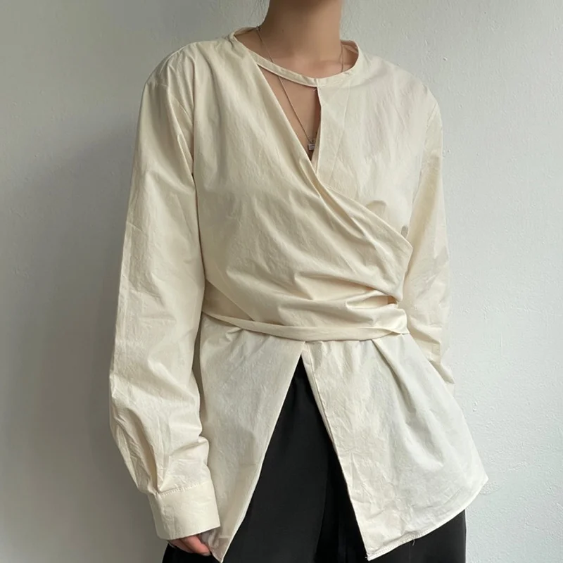 Csa fena chique vintage com gola redonda, manga crida, slim fit, design irregular vazado, cor pura, moda casual de ...