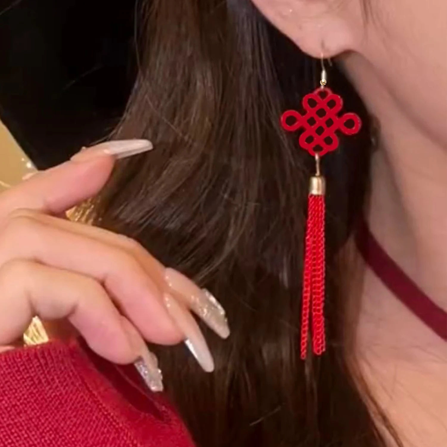 Boucles d'oreilles de style chinois pour femmes, accessoires de nouvel an, lanterne à nœud rouge, crochet d'oreille de luxe, bijoux créatifs, mariage, nouveau, 2024