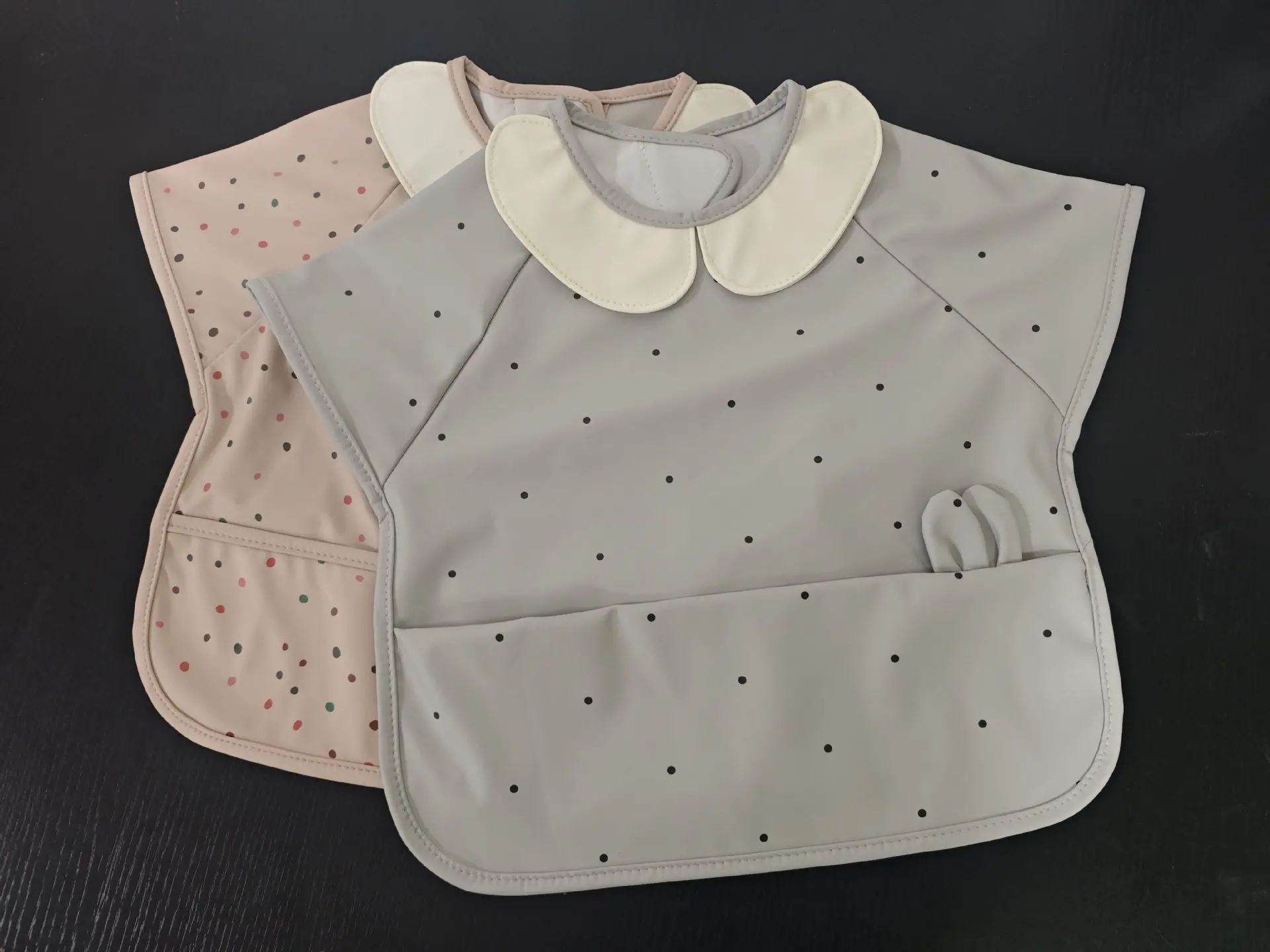 Custom Logo Baby Bibs Waterproof Pu Feeding Apron For Infants Personalized Kids Sleeveless Smock Drool Mealtime Protectionperson