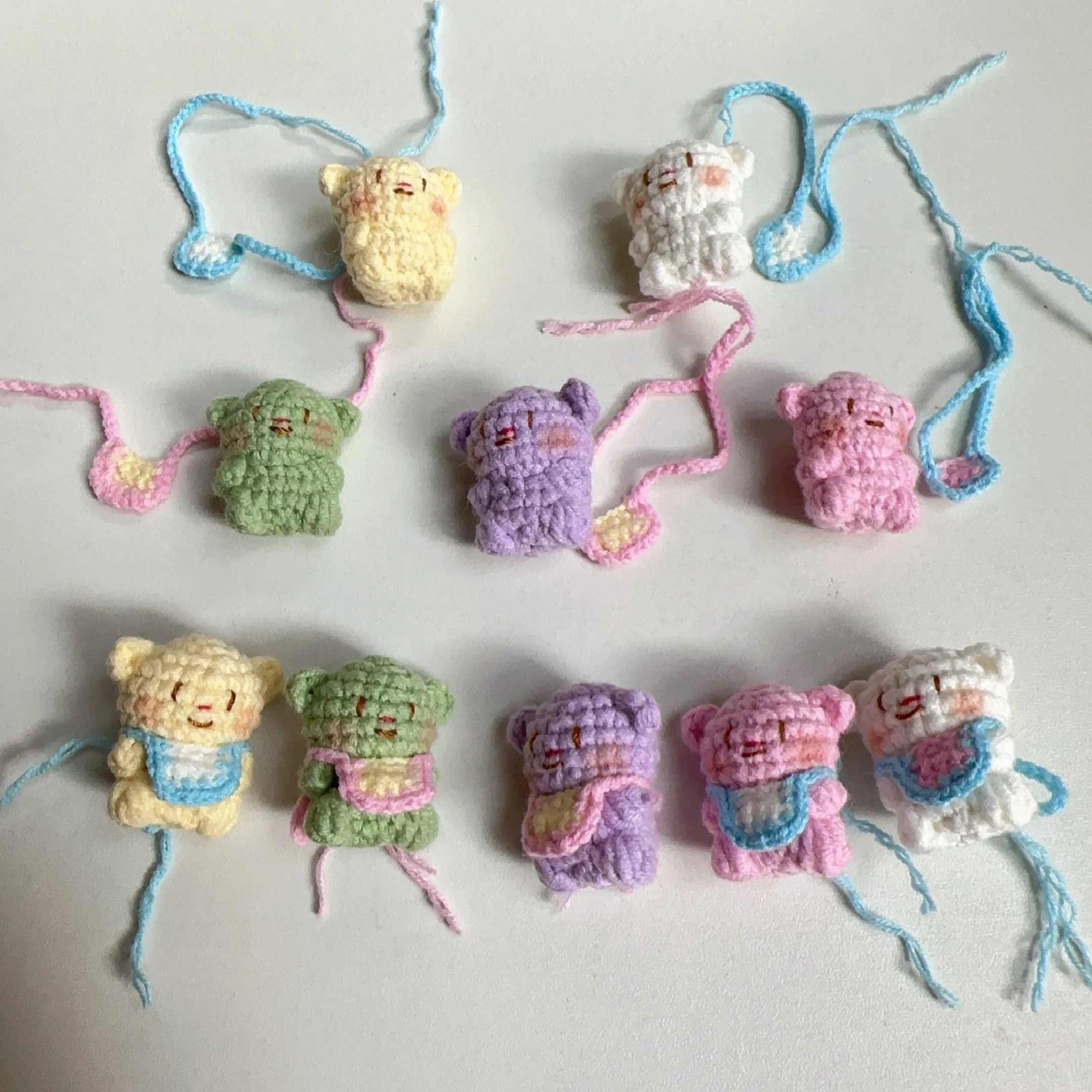 3pcs 3cm So mini Creative Handmade Crocheted Colorful Bears Pendant Wool Woven Keychain Car Bag Boutique Pendant Key Ring