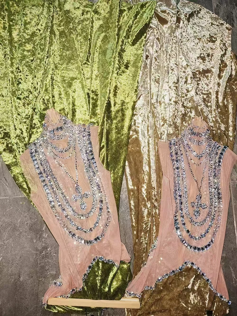 Sparkly Pailletten Mesh Transparant Fluwelen Lange Jurk Vrouwen Verjaardagsfeestje Sexy Stadium Avondjurk Fotoshoot Wear Q014