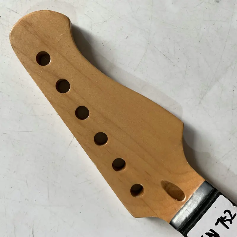 EN752 Surface Damages  ST Guitar Neck Maple With Rosewood NO LOGO for DIY Guitar Parts 22 Frets