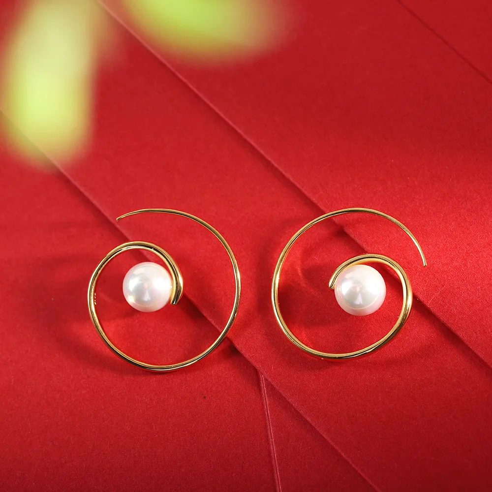 925 Sterling Silver Charming Earrings for Women's Retro French Pearl Earrings with a High Level Sense