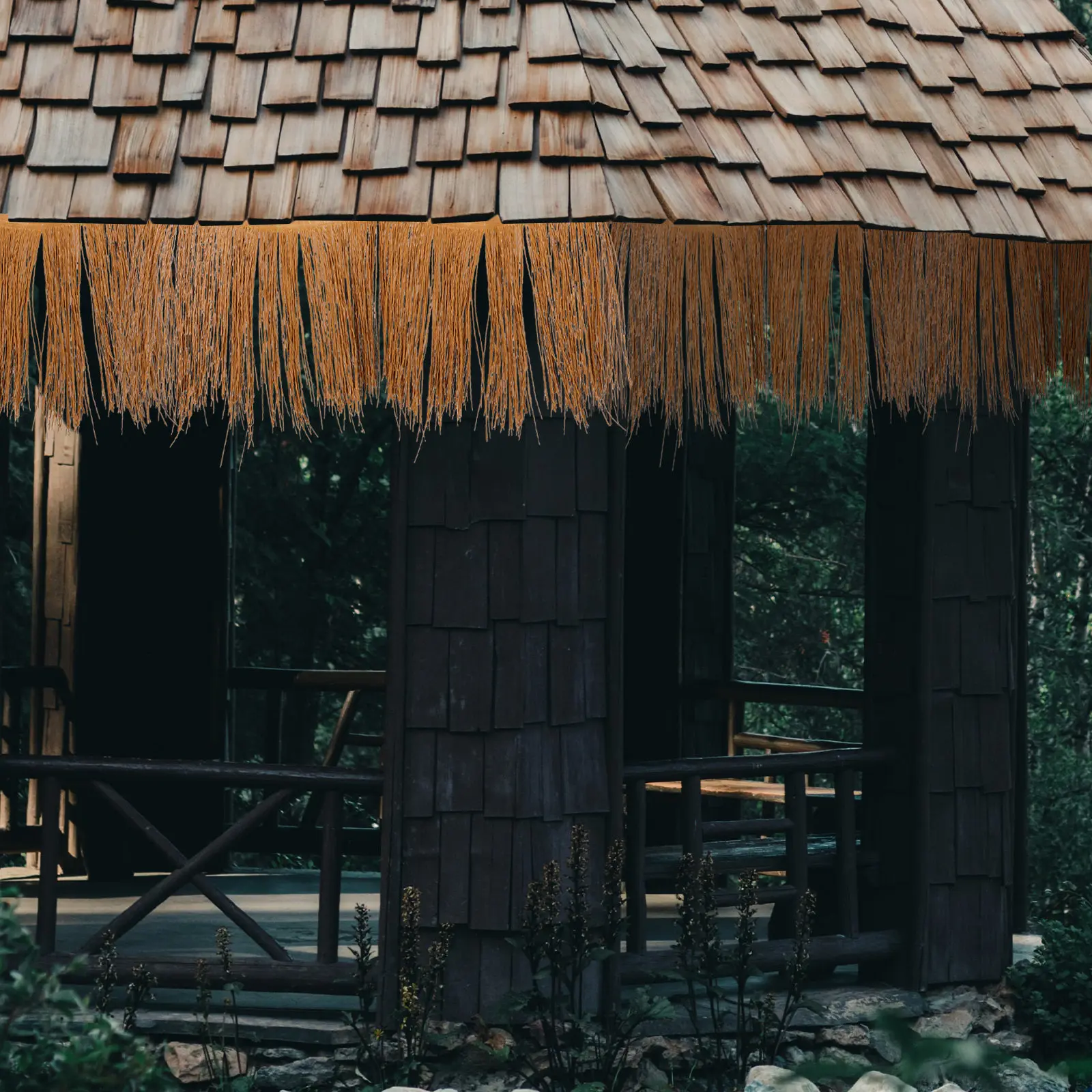 Simulated Thatch Tiles Synthetic Roofing Artificial Decorations Durable Straw Grass Panels Dog House Chicken Coop