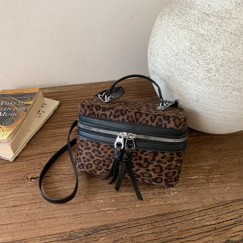 

2025 Crossbody Bag, Versatile Shoulder Purse for Women, Fashion Day to Night Tote, Minimalist Sling Bag, Textured Top Handle Bag