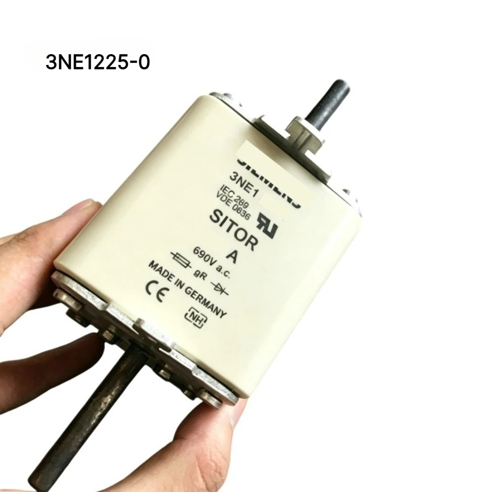 3NE1225-0 Semiconductor Fuse 200A 690VAC aR Fast Acting Circuit Protection Fuse1Pcs