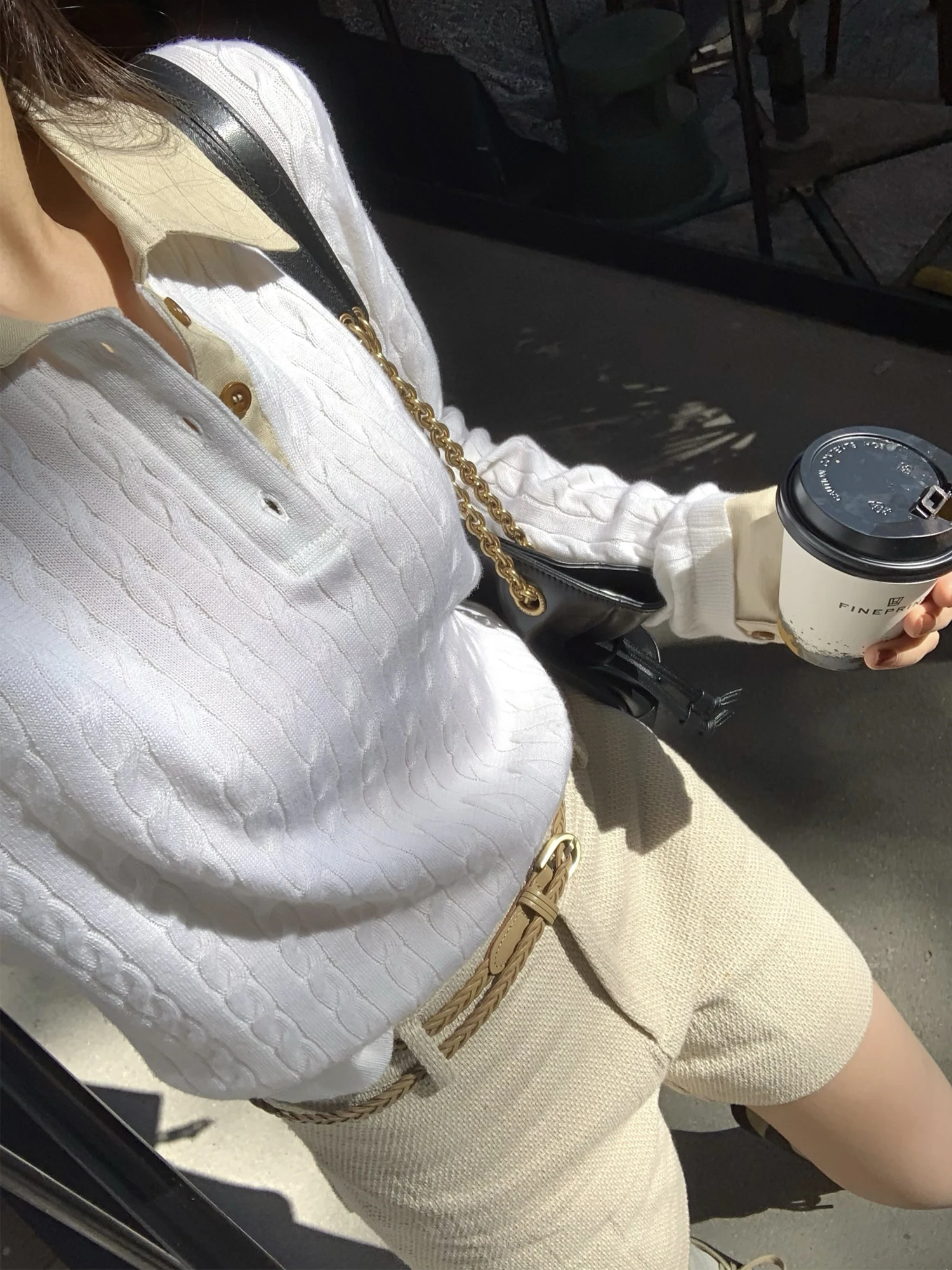 

Белый шерстяной вязаный свитер Iceybella для женщин: приталенный, с длинным рукавом, отложным воротником и льняным узором, создающий ощущение роскоши