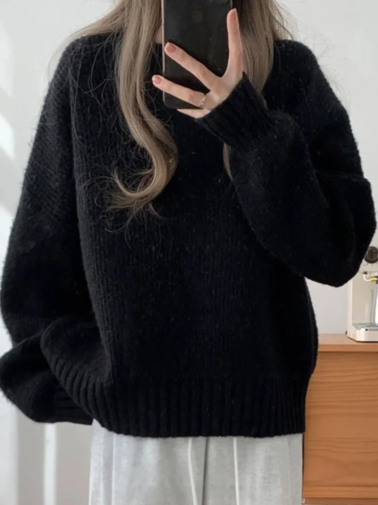 

Black round Neck Knitted Sweater Women's Loose Casual Style Spring 2026 Comfortable Warm Top Fashionable Versatile Basic