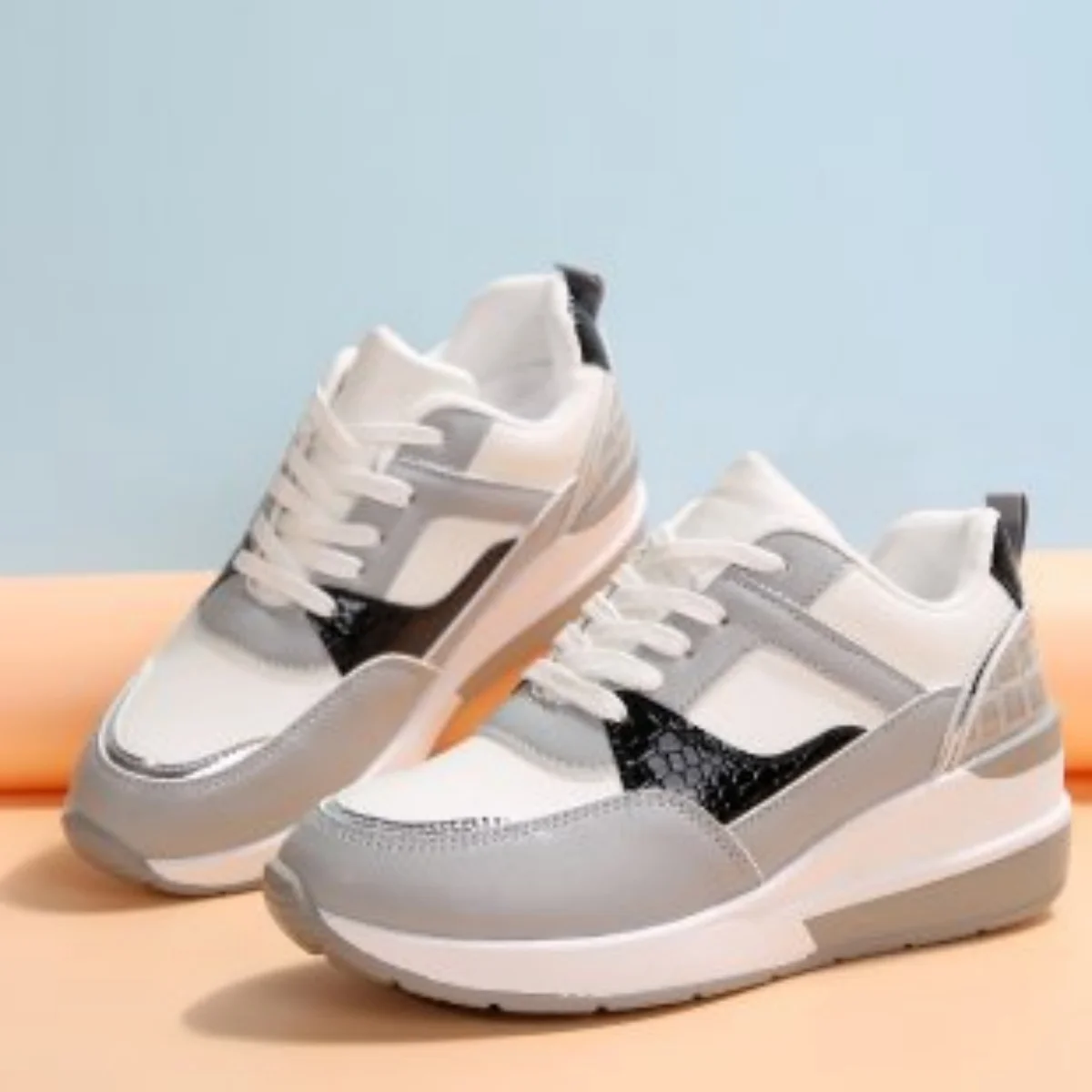 2025 spring and autumn new large size sports shoes women match color all super fire low-top casual shoes small white shoes