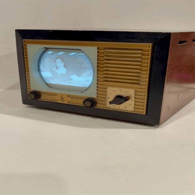 

Original Readymade Antique 1940s Model 639 Black Amplifier; White TV Art Deco