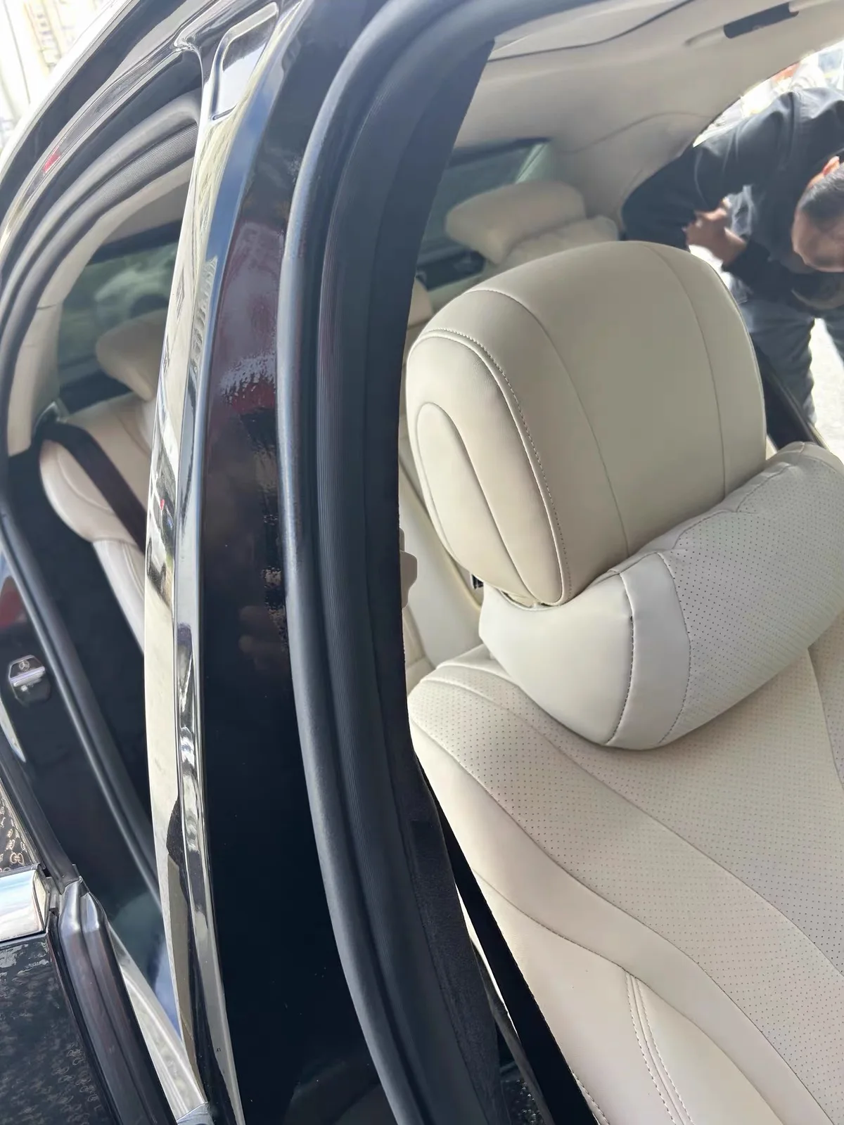 

Подходит для Mercedes-Benz GL GL350 GL400 GL450 GL550, оригинальная уплотнительная лента для дверной рамы автомобиля, водонепроницаемая резиновая лента для багажника.