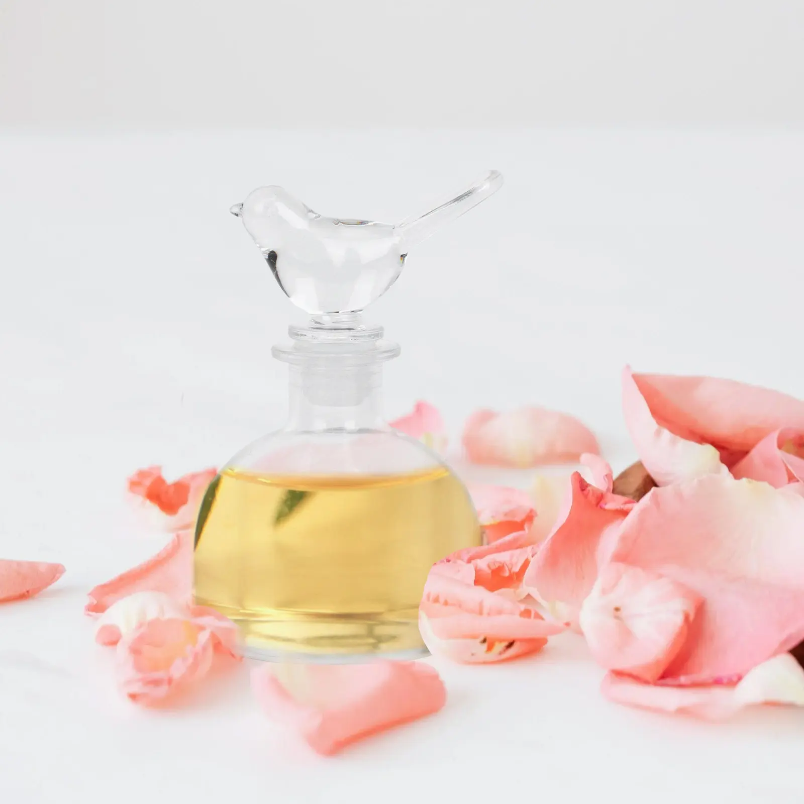 2Pcs Elegant Simple Glass Perfume Bottles Aromatherapy Empty Bottles for DIY Fragrance Refill Home Car Study Bathroom Decor