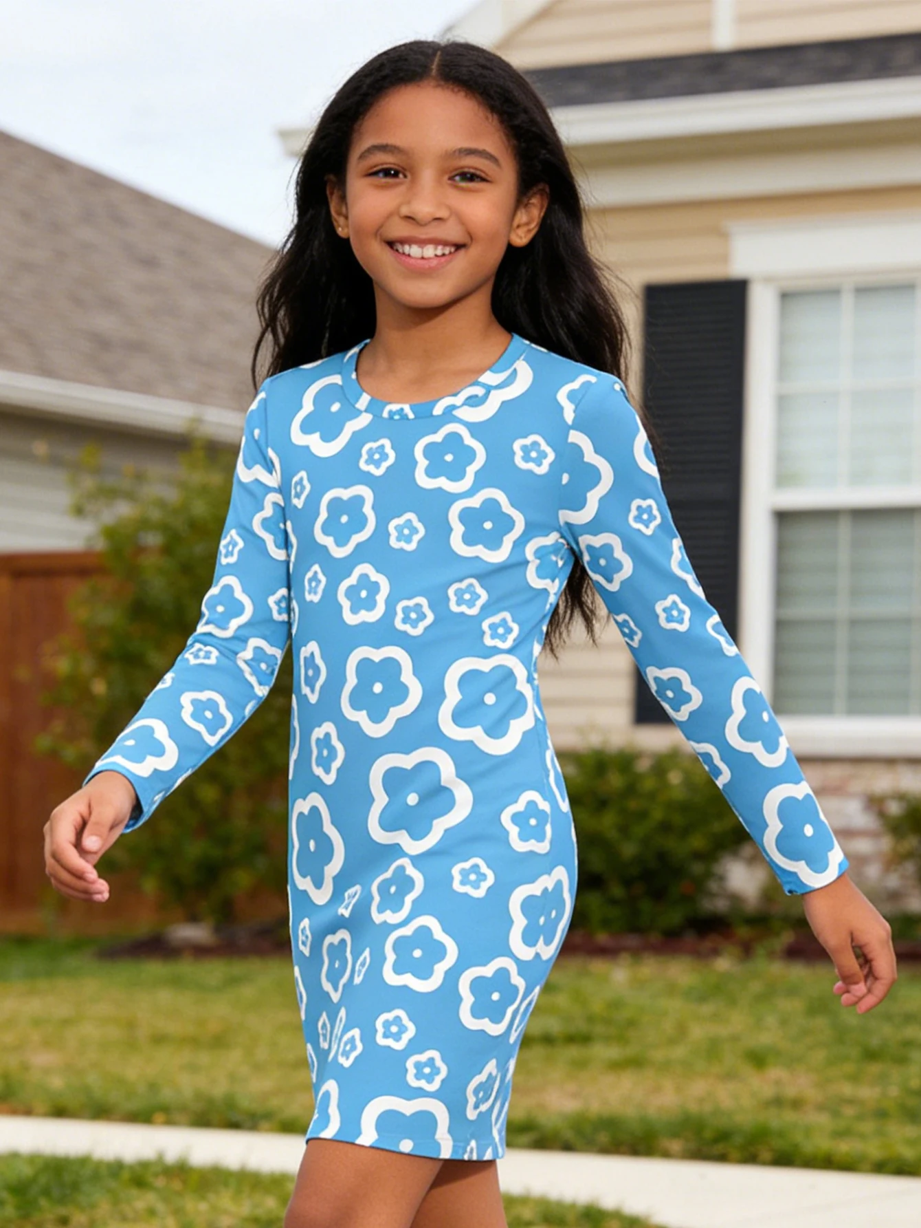 2026 Girls blue background white floral print slim-fitting long-sleeved dress, children's casual fashion dress