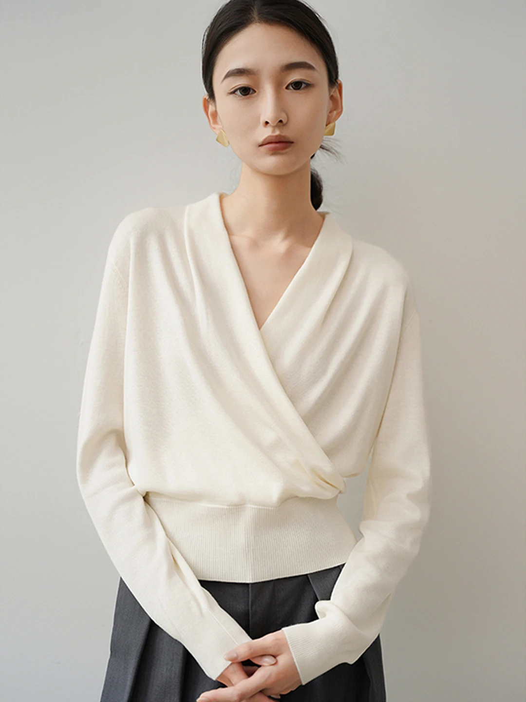 Deep Grey Elegant Cross V-Neck Sweater Women's Overhead Loose Knitted Base Shirt Autumn Winter High-End Short Top