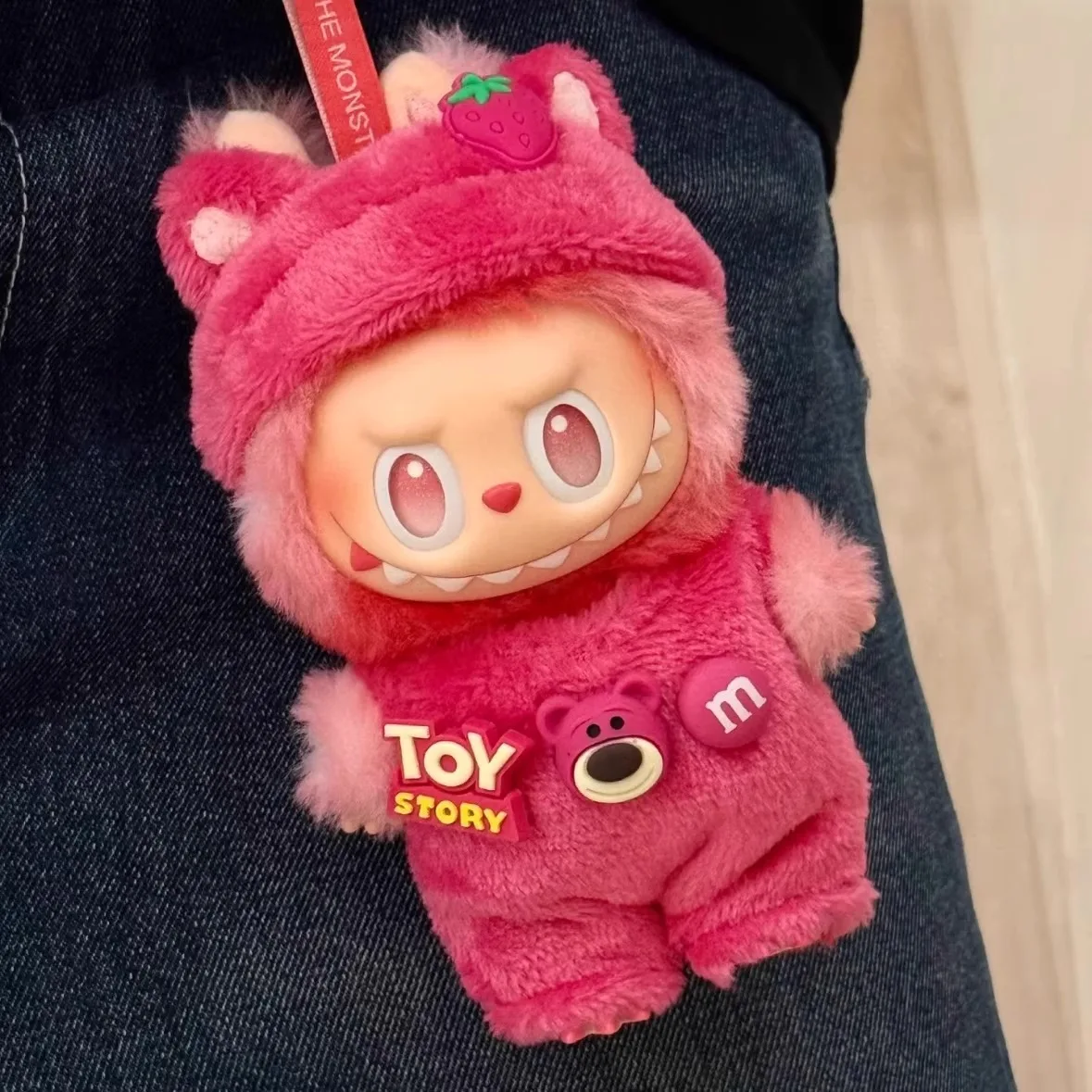 

Новинка 2023 года для Labubu Disney Lotso, милая виниловая кукла 17 см V1 V3, аксессуары для одежды «сделай сам», игрушки, подарки, набор украшений с подвеской