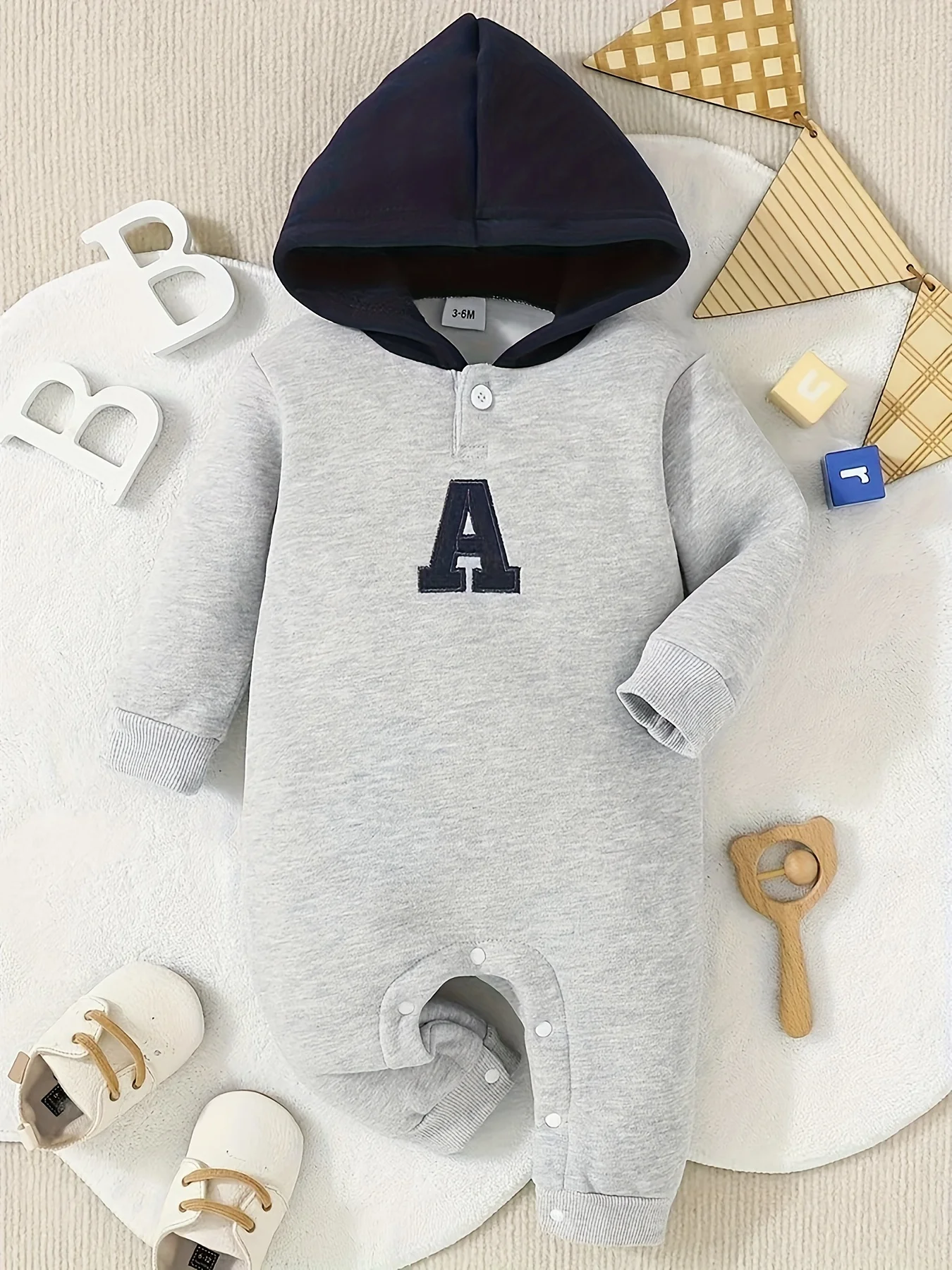 

Unisex Fleece Lined Hooded Onesie for Baby Boys And Girls Color Block Letter Print Romper for Autumn And Winter