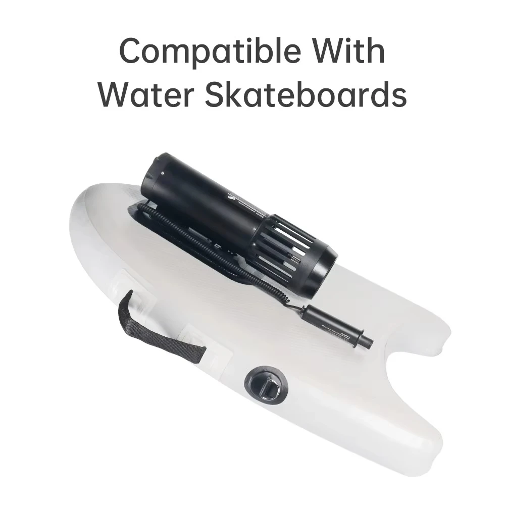 Elektryczny skuter podwodny do surfingu i sportów wodnych z możliwością montażu, skuter morski z deskami do jazdy na wodzie.