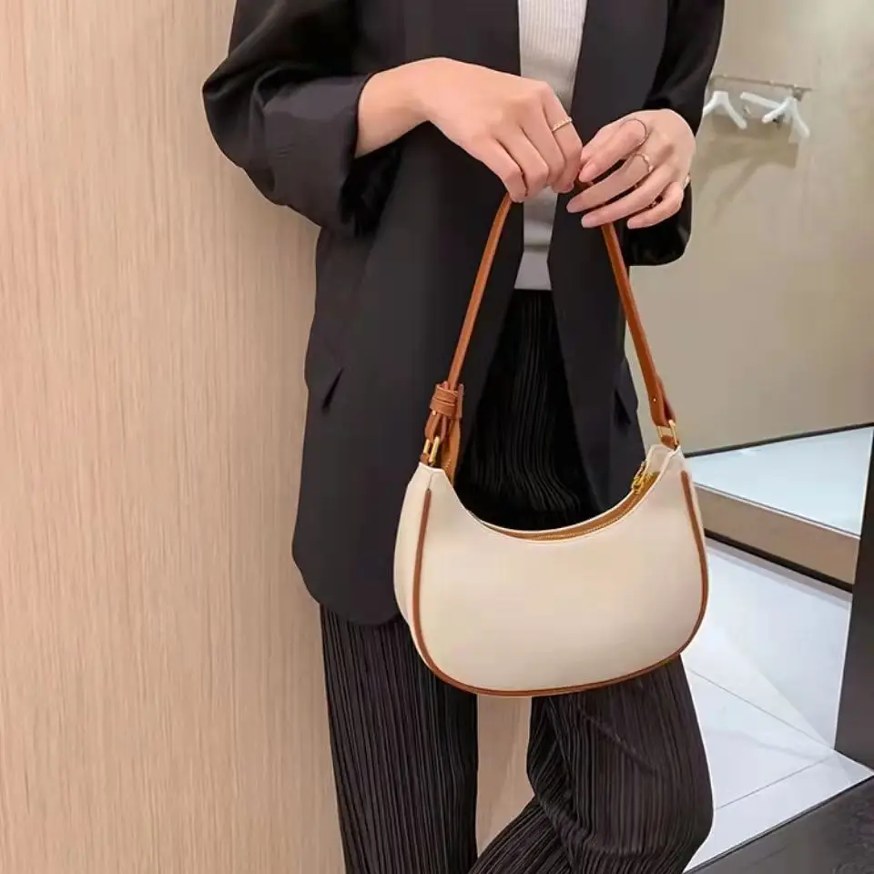 Piccola borsa Carmpit femminile 2024 nuova moda stile caldo tutto-fiammifero nicchia francese spalla di fascia alta alla moda