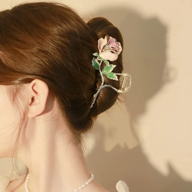 1pc Super fairy rose flower hair clip with feminine temperament, twisted hair clip with delicate Chinese style shark clip