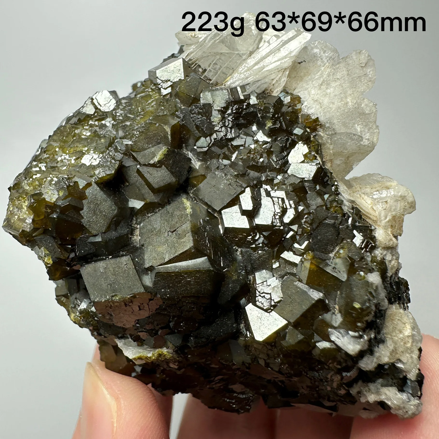 

New! Natural Inner Mongolia Garnet mineral specimens + healing quartz crystals and stones rock gemstone