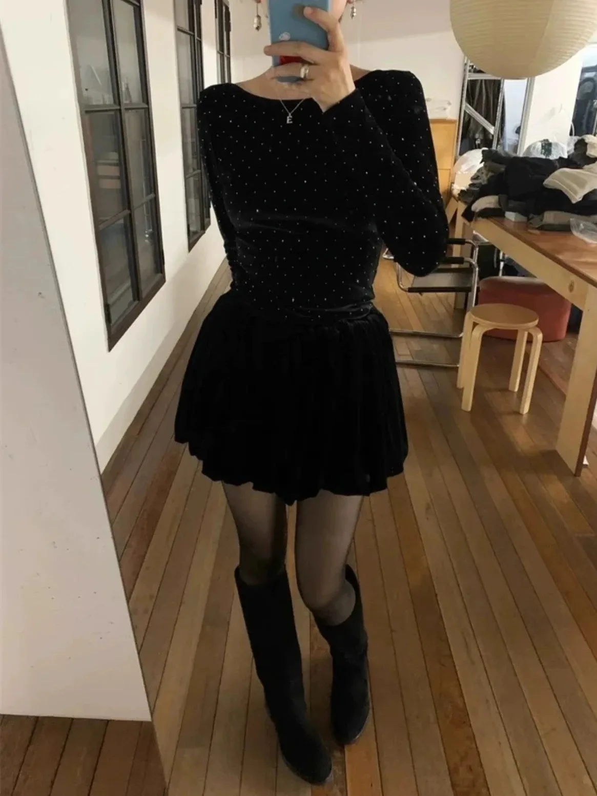 

Bla Velvet Long Sve T-irt with Beads Bal Top And Puffy Skirt Faionable Spring Collection 2025 Women's Set