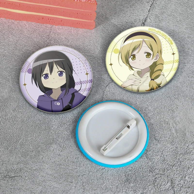 Insignia hecha a mano Puella Magi Madoka Magica lindos alfileres de Anime Kaname Madoka/Akemi Homura/Miki Sayaka/Tomoe Mami broches de dibujos animados